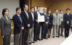 ��������